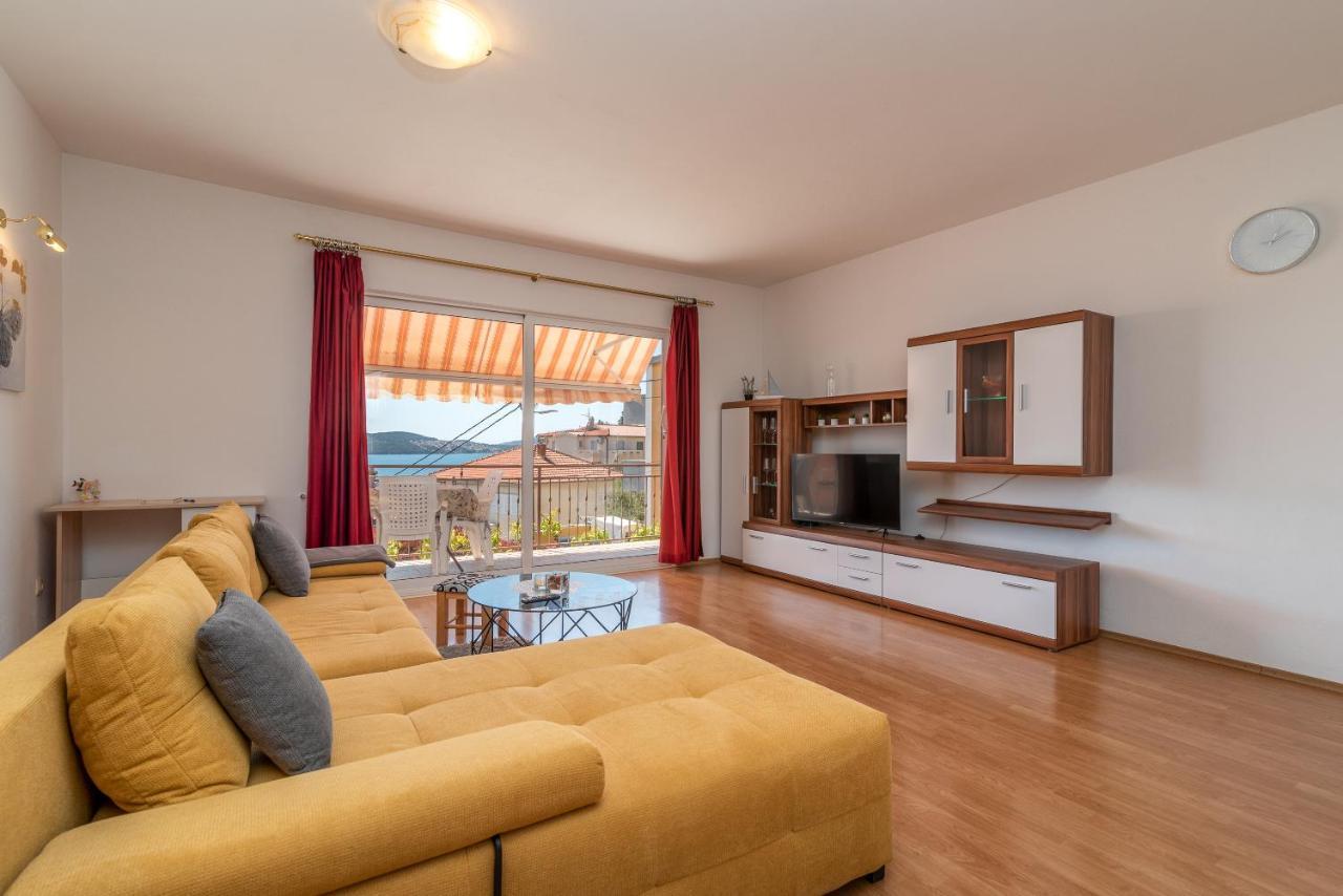 Comfortable Apartment Near The Sea Trogir Zewnętrze zdjęcie