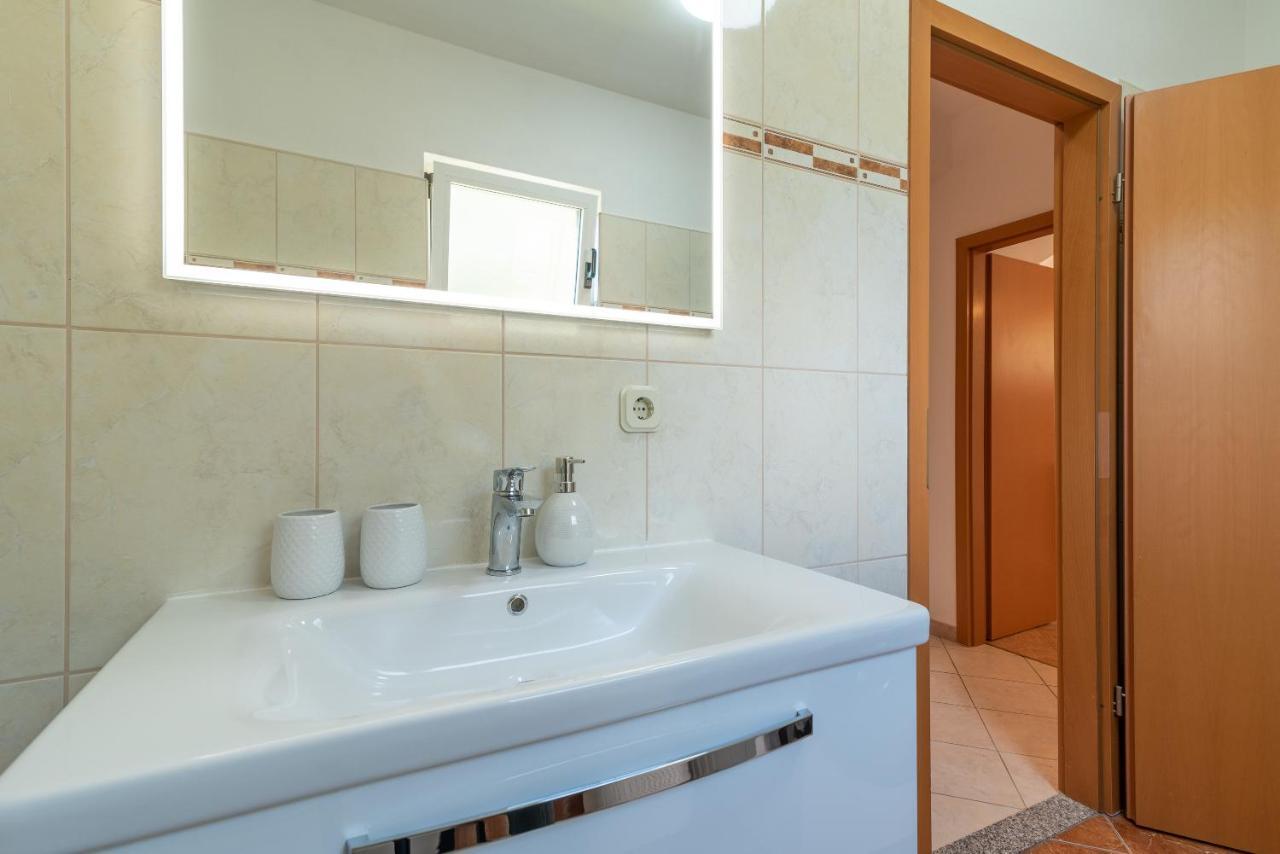 Comfortable Apartment Near The Sea Trogir Zewnętrze zdjęcie