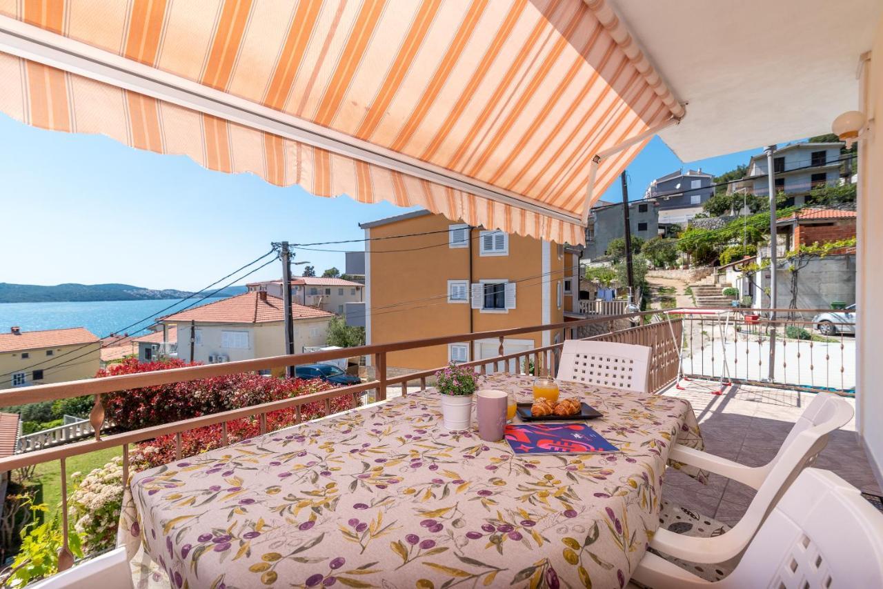 Comfortable Apartment Near The Sea Trogir Zewnętrze zdjęcie