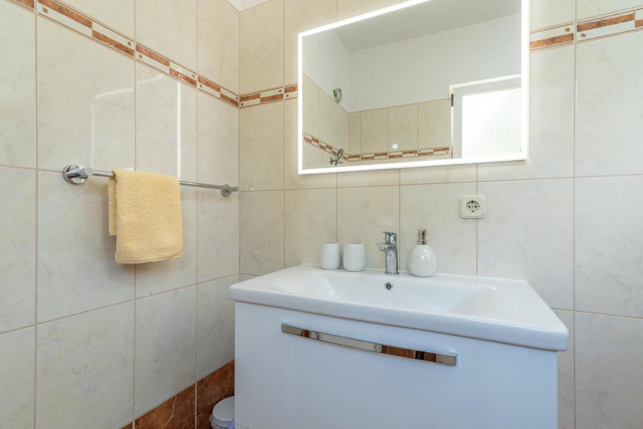 Comfortable Apartment Near The Sea Trogir Zewnętrze zdjęcie