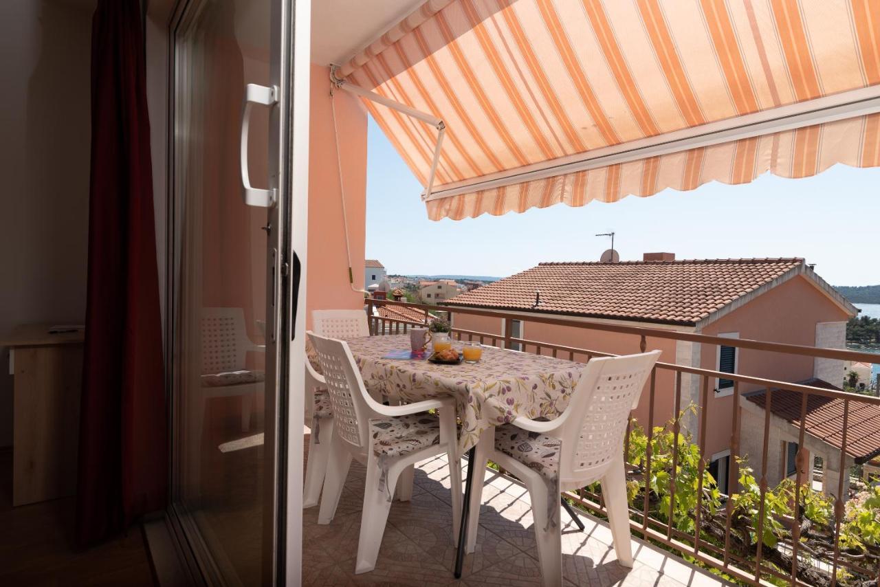 Comfortable Apartment Near The Sea Trogir Zewnętrze zdjęcie