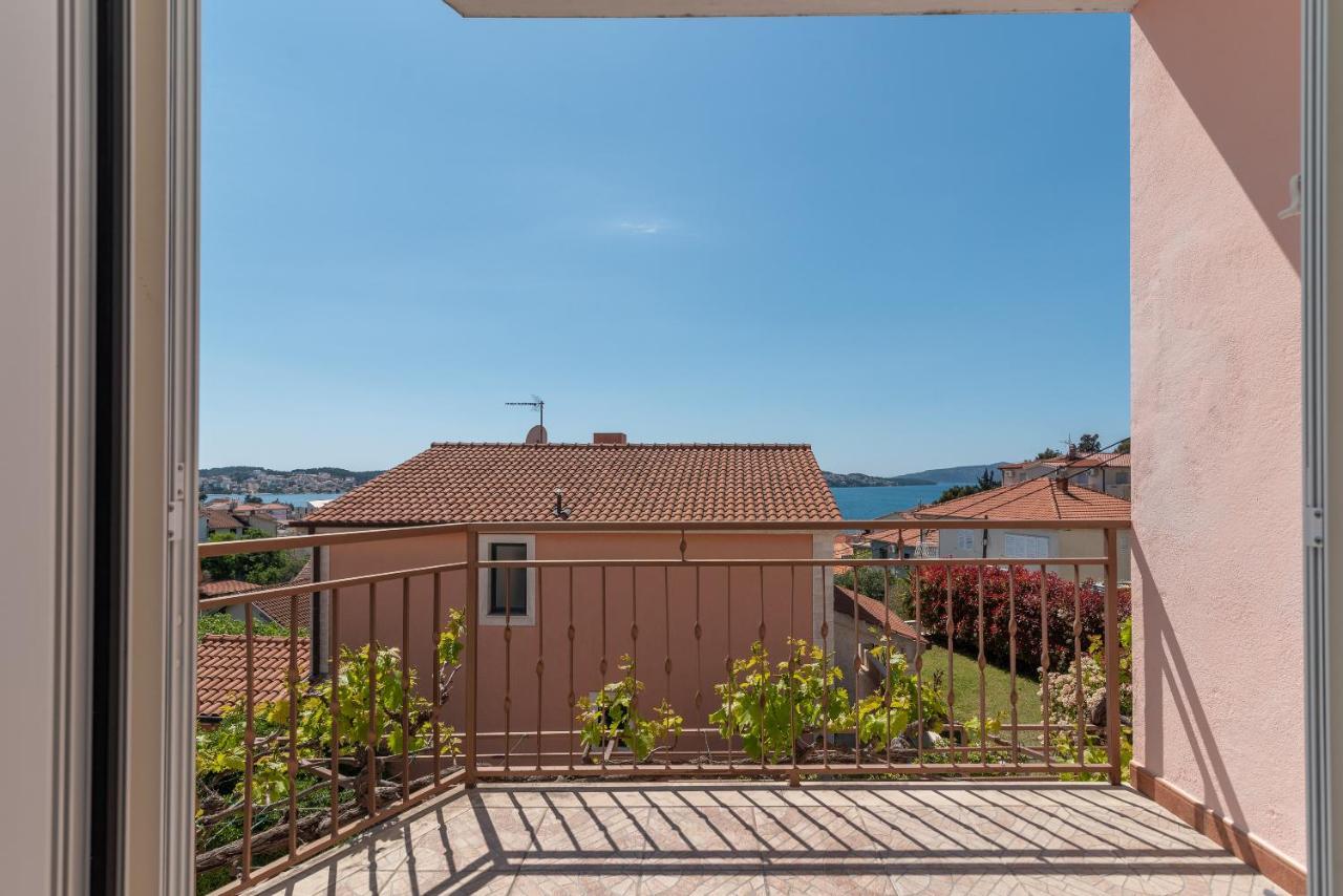 Comfortable Apartment Near The Sea Trogir Zewnętrze zdjęcie